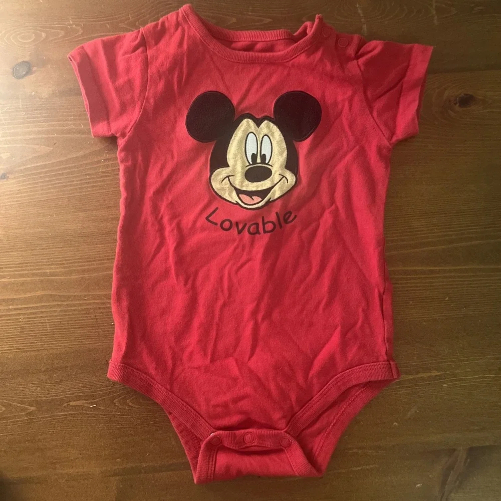 DISNEYLAND PARKS RED‎ MICKEY BODYSUIT LOVABLE SIZE 18 MO SNAPBOTTOM